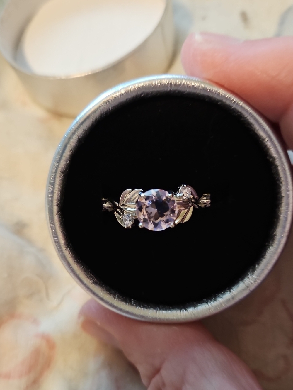 BRAND NEW ** Silver Leaf Accent Pink Gemstone Ring